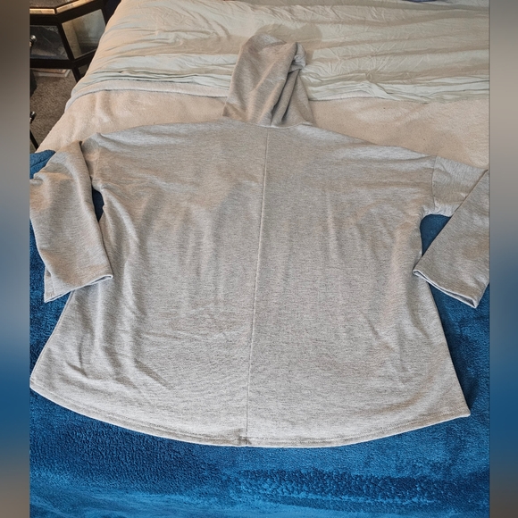 NWOT White Birch 1X Hooded Sweater with cut out - Picture 10 of 11